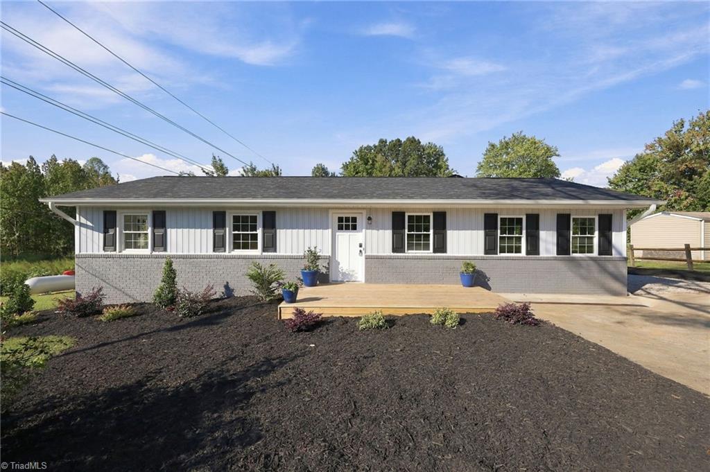 570 Smith Edwards Road — photo