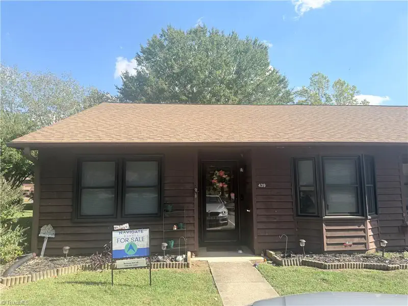 439 James Court — photo
