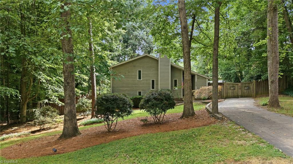 4009 Loch Lorien Road — photo
