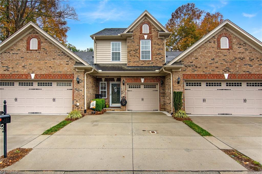 1202 Southlake Court — photo