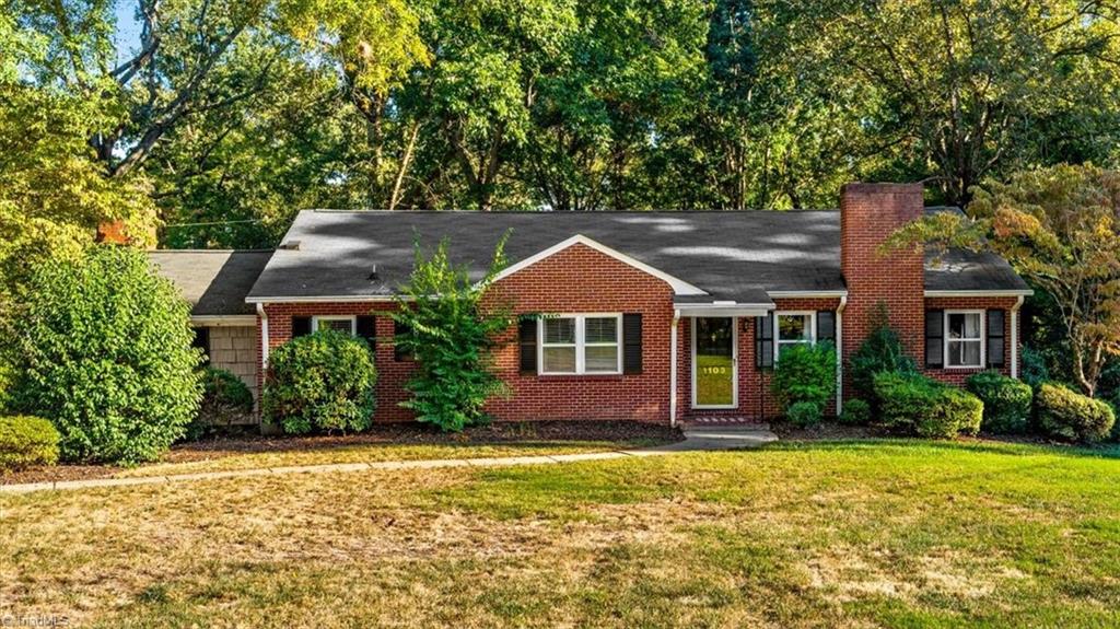 1103 N Peace Haven Road — photo