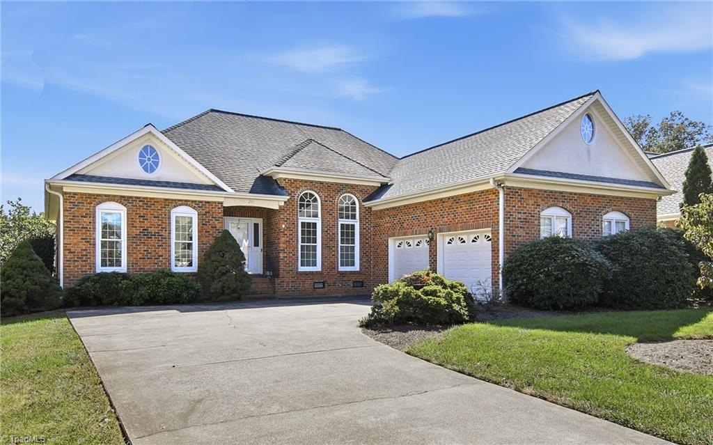 261 Kingsmill Drive — photo