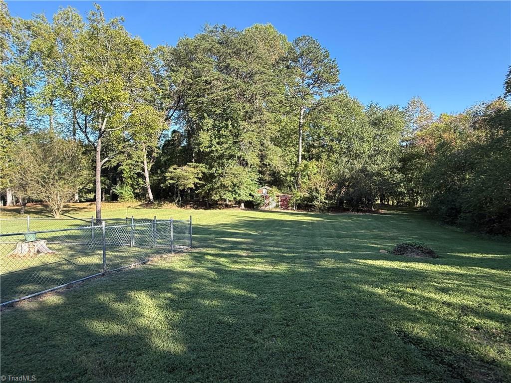 405 E Devon Drive, Mount Airy, NC 27030 — photo 3