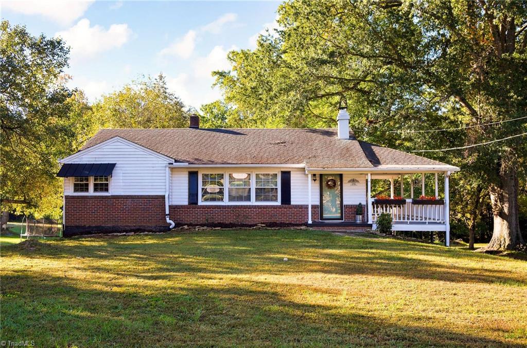 176 Oaklawn Road — photo
