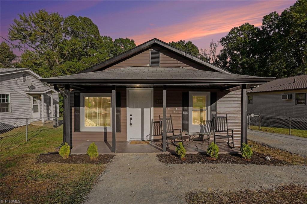 727 Trotter Street — photo