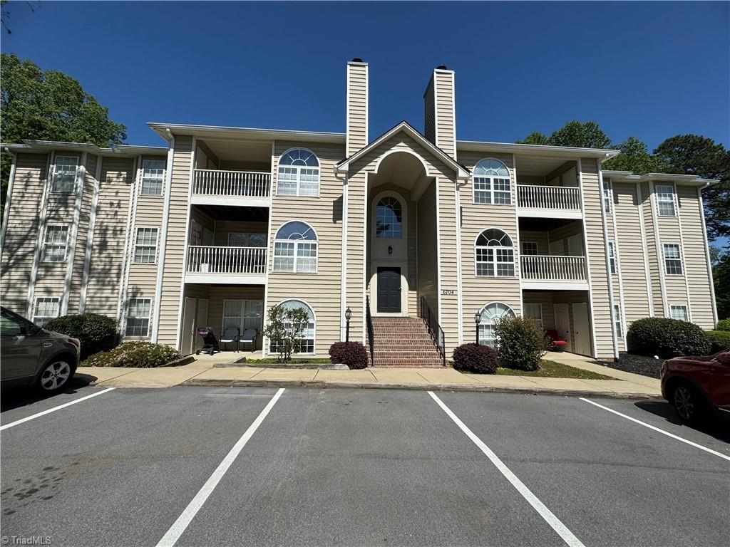 6704 W Friendly Avenue #4E — photo