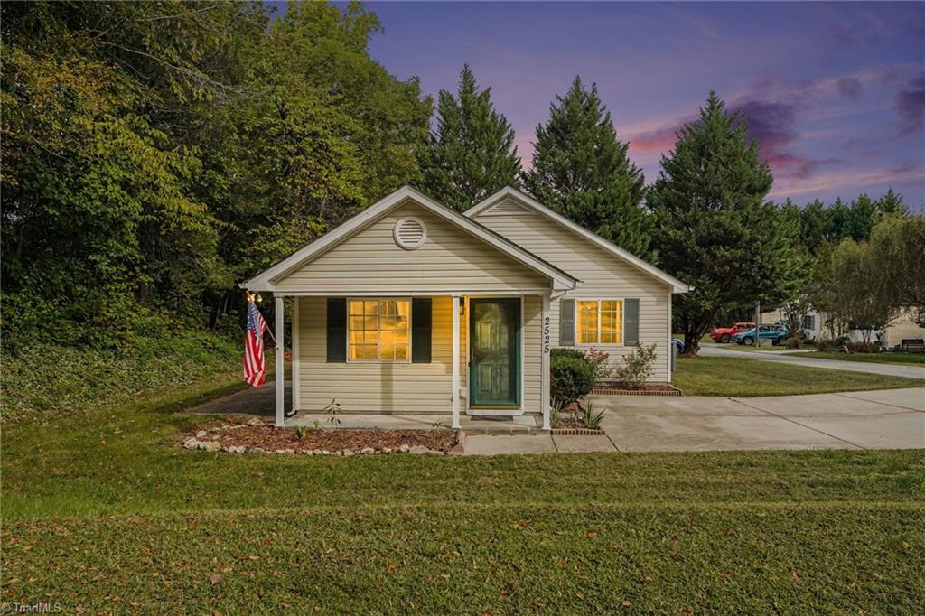 2525 Stratford Crossing Drive — photo