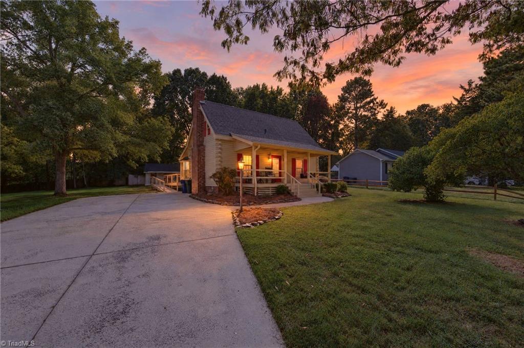 515 Ivey Road — photo
