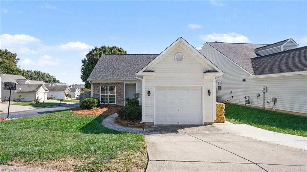 4401 River Forest Lane — photo