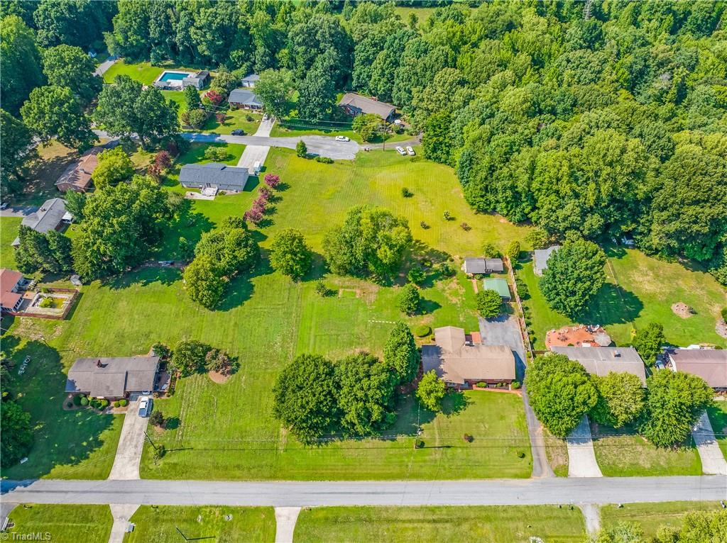 141 Pinelawn Drive — photo
