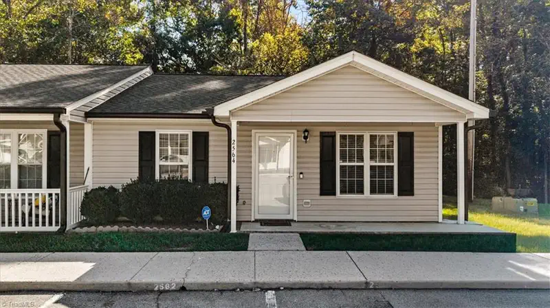 2564 Ambassador Court — photo