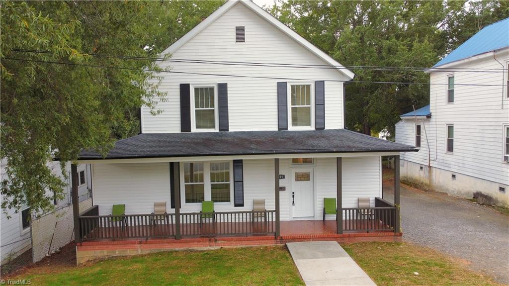 621 Lindsey Street — photo
