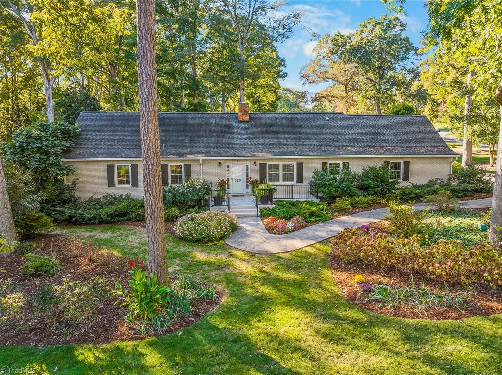 620 Quarterstaff Road — photo