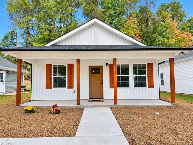 735 Meadowgreen Village Drive — photo