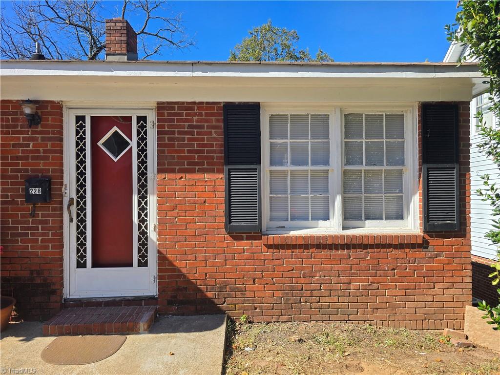 228 N Sunset Drive — photo