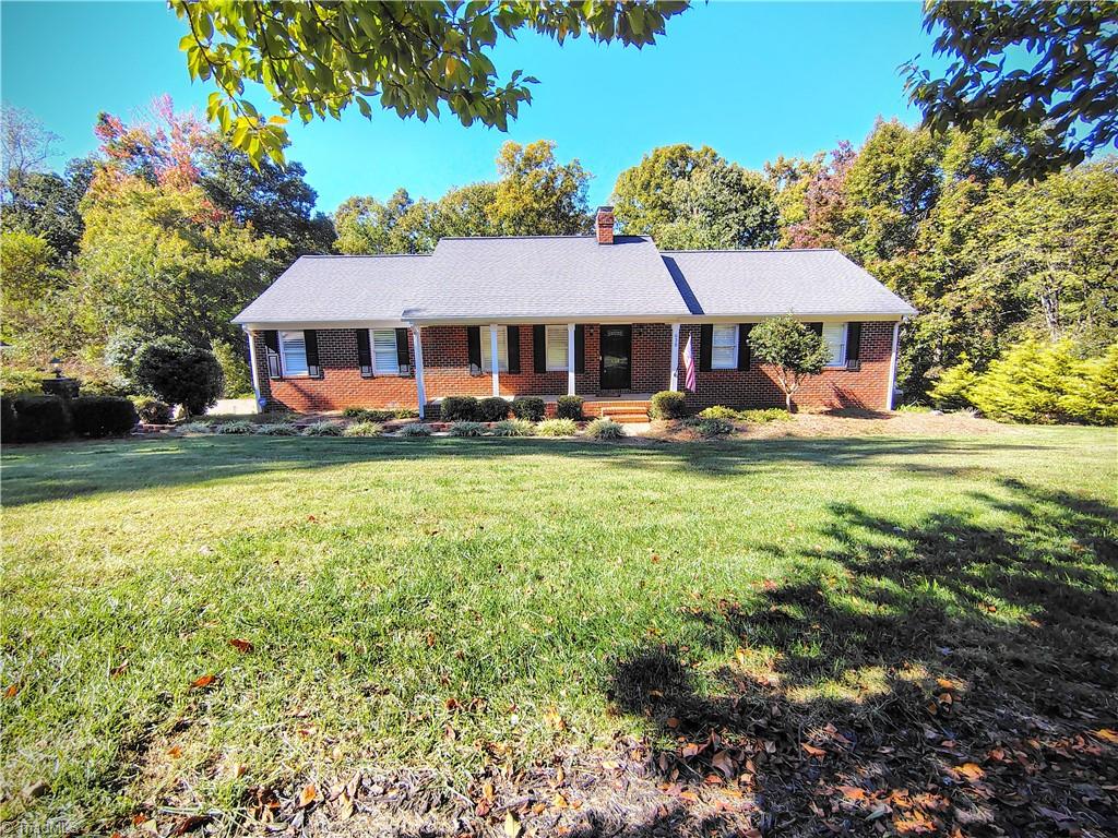 638 Graceland Drive — photo