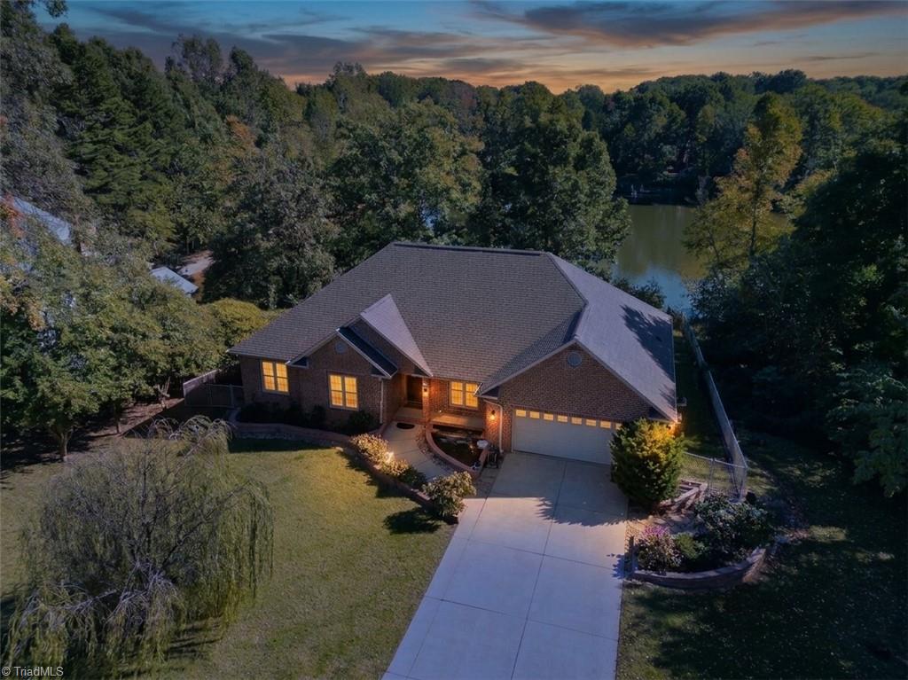 948 Aquaview Drive — photo