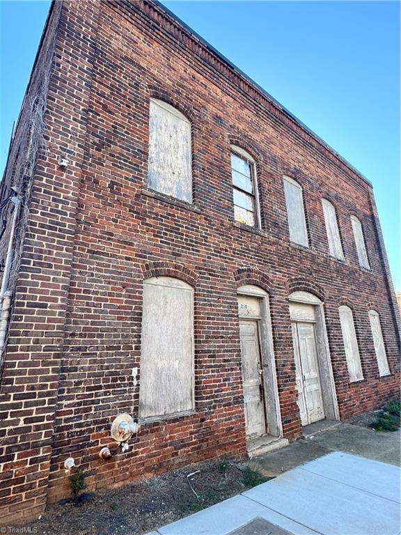 210 E 2nd Avenue — photo