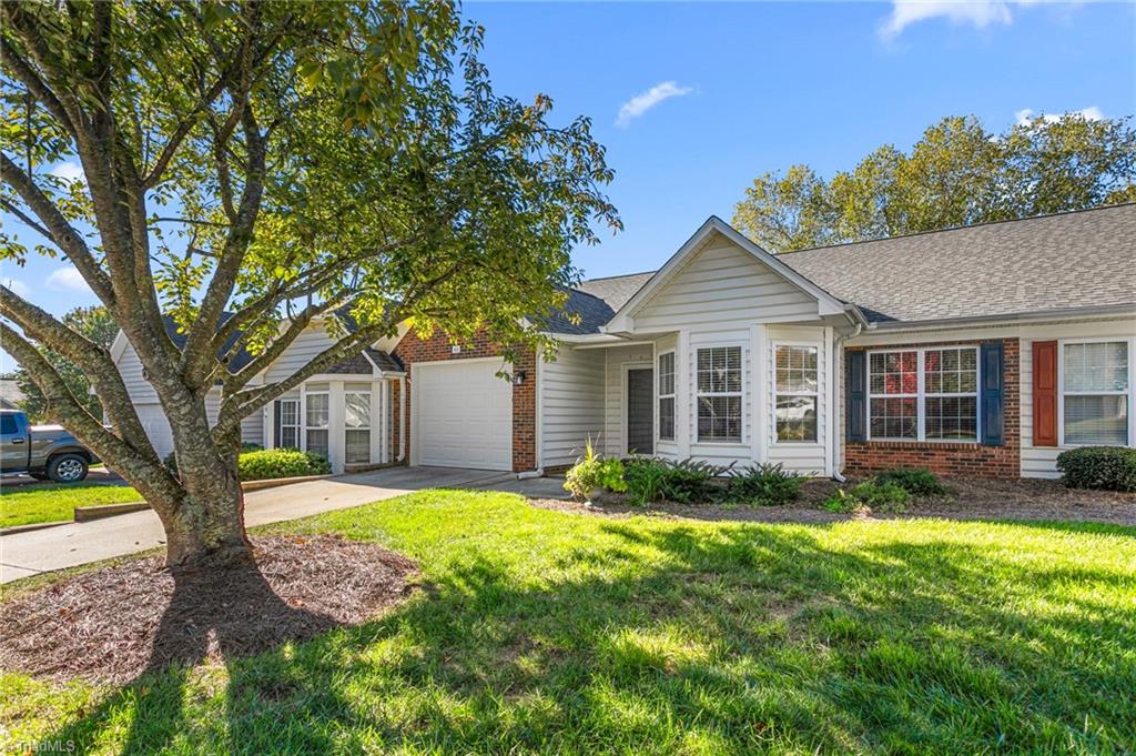 61 Mansfield Circle — photo