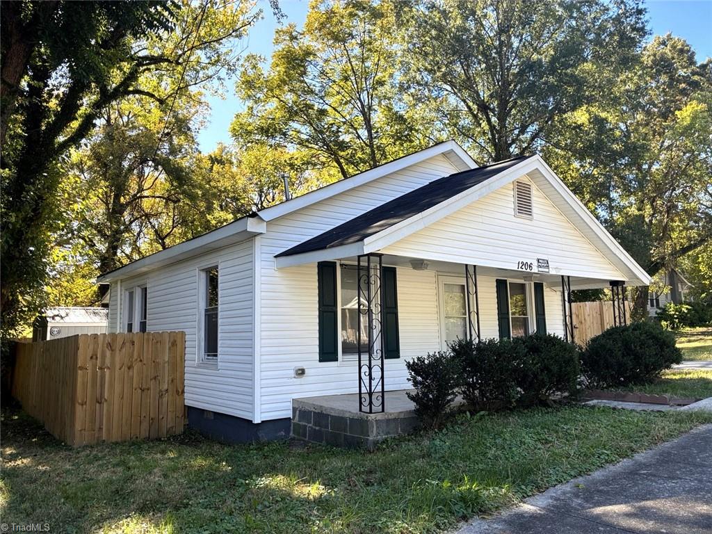 1206 Vernon Place — photo