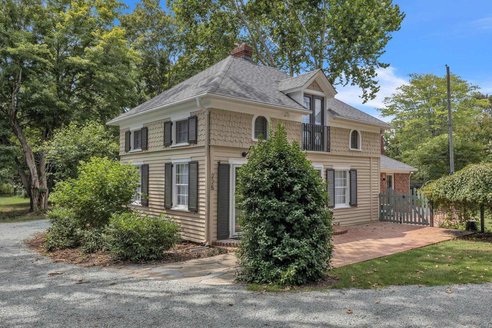 225 E Corbin Street — photo