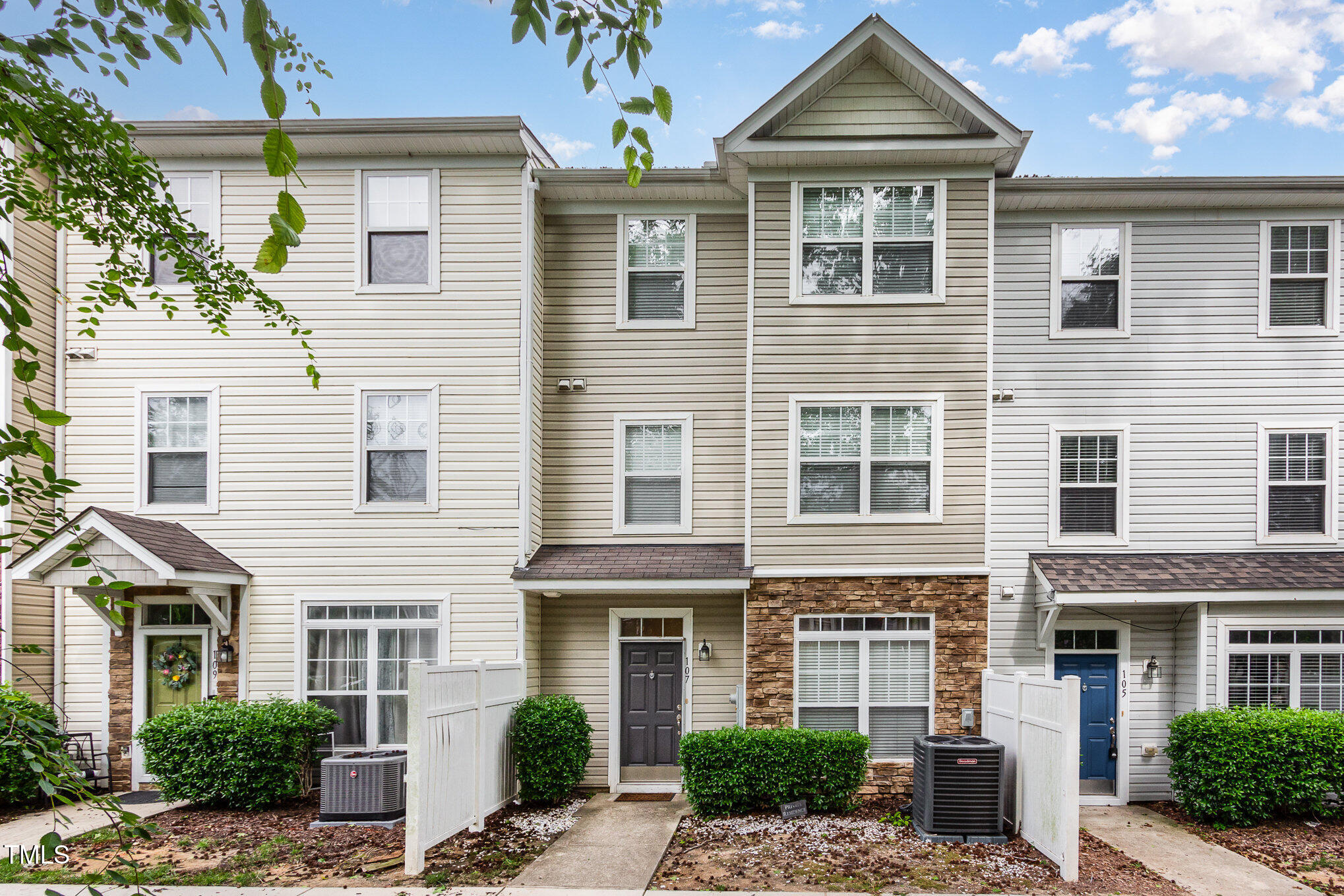 1220 Canyon Rock Court 107 — photo
