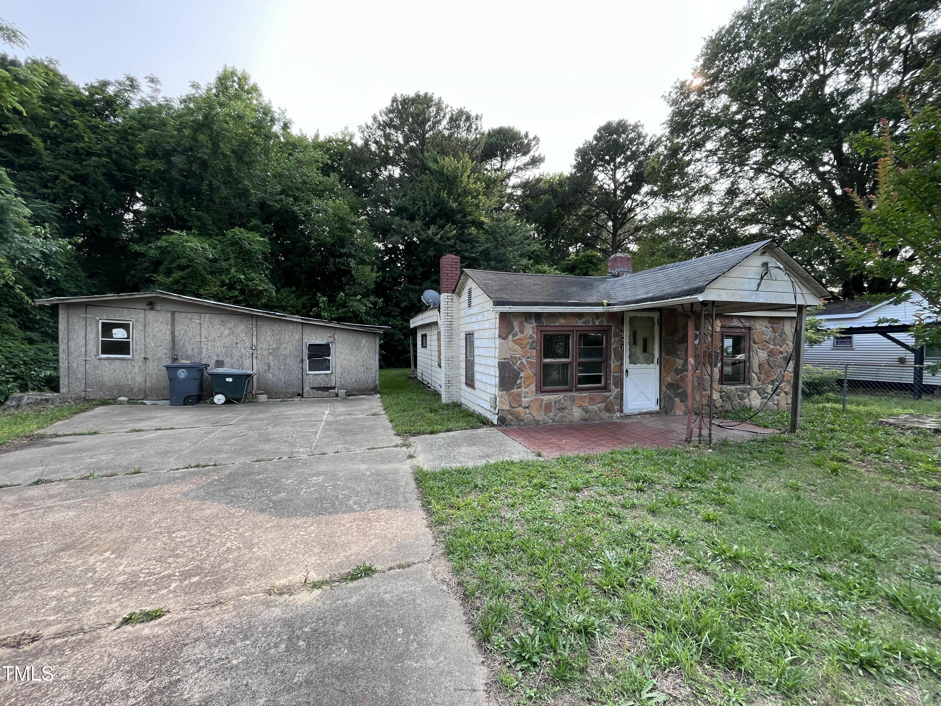 1521 Lewis Street — photo
