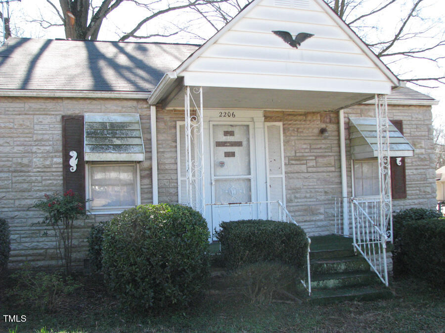 2206 E Club Boulevard — photo