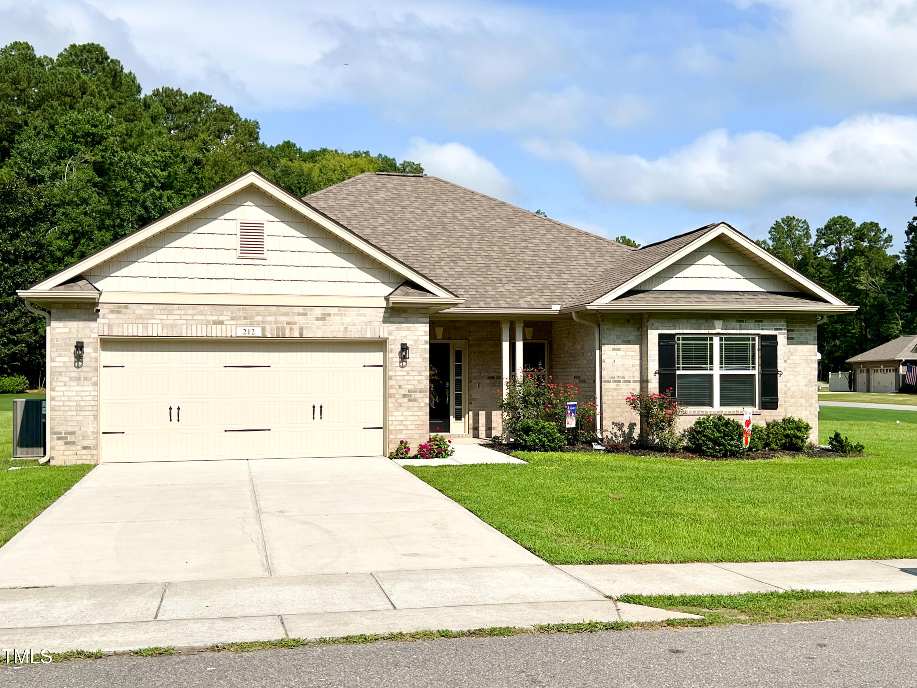 212 Woodwater Circle — photo
