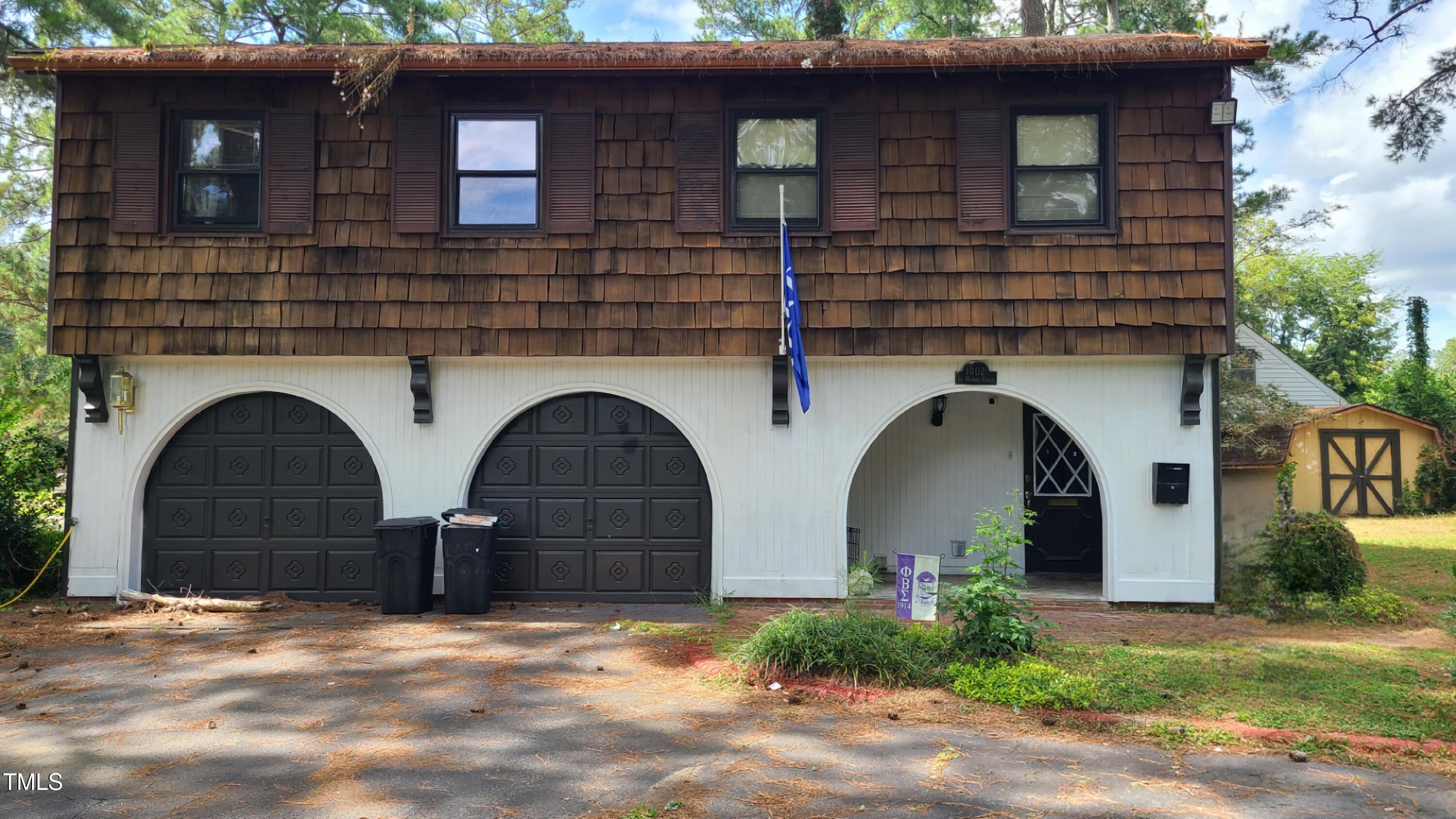 1002 S Howard Circle — photo