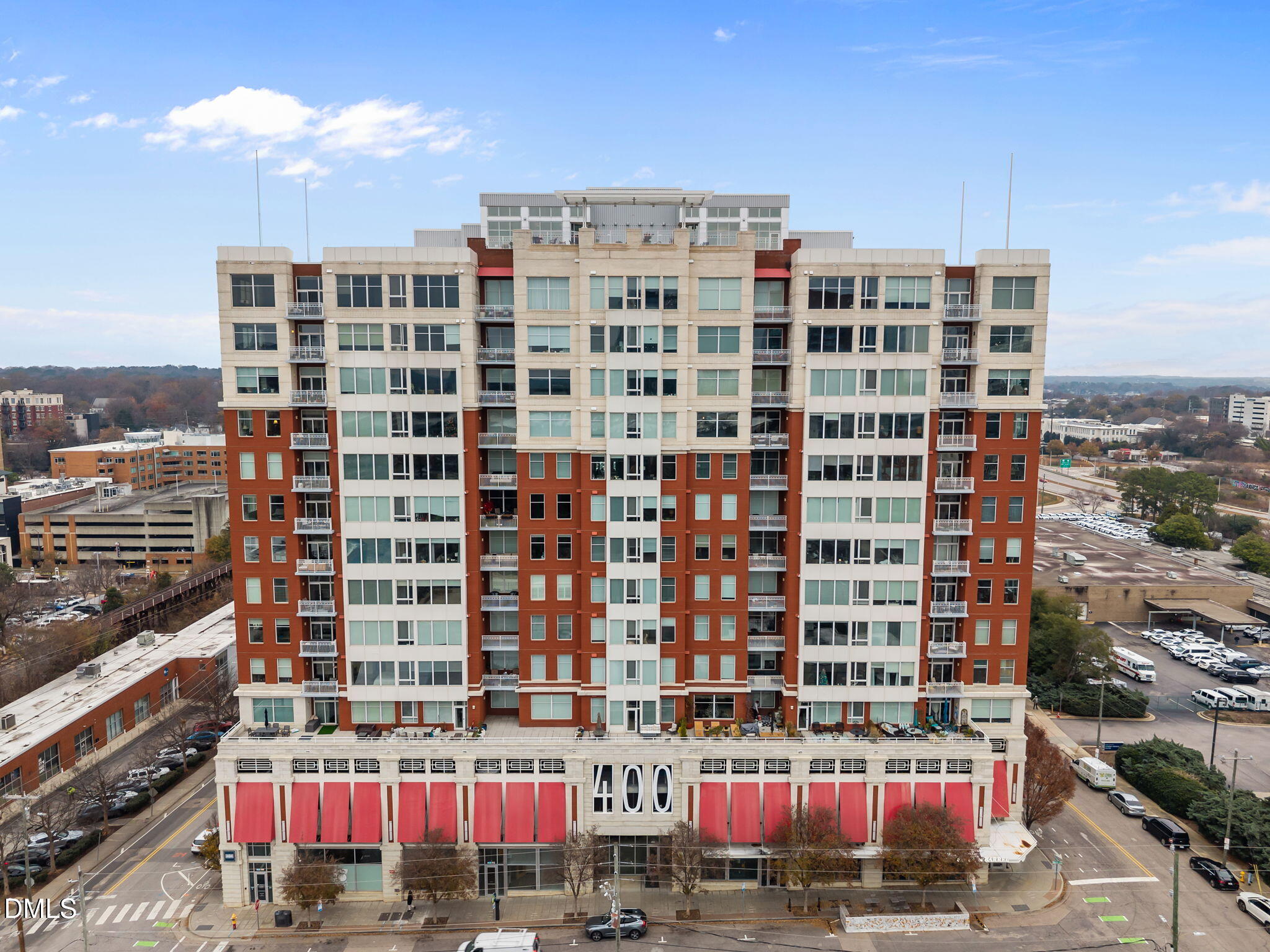 400 W North Street 814 — photo