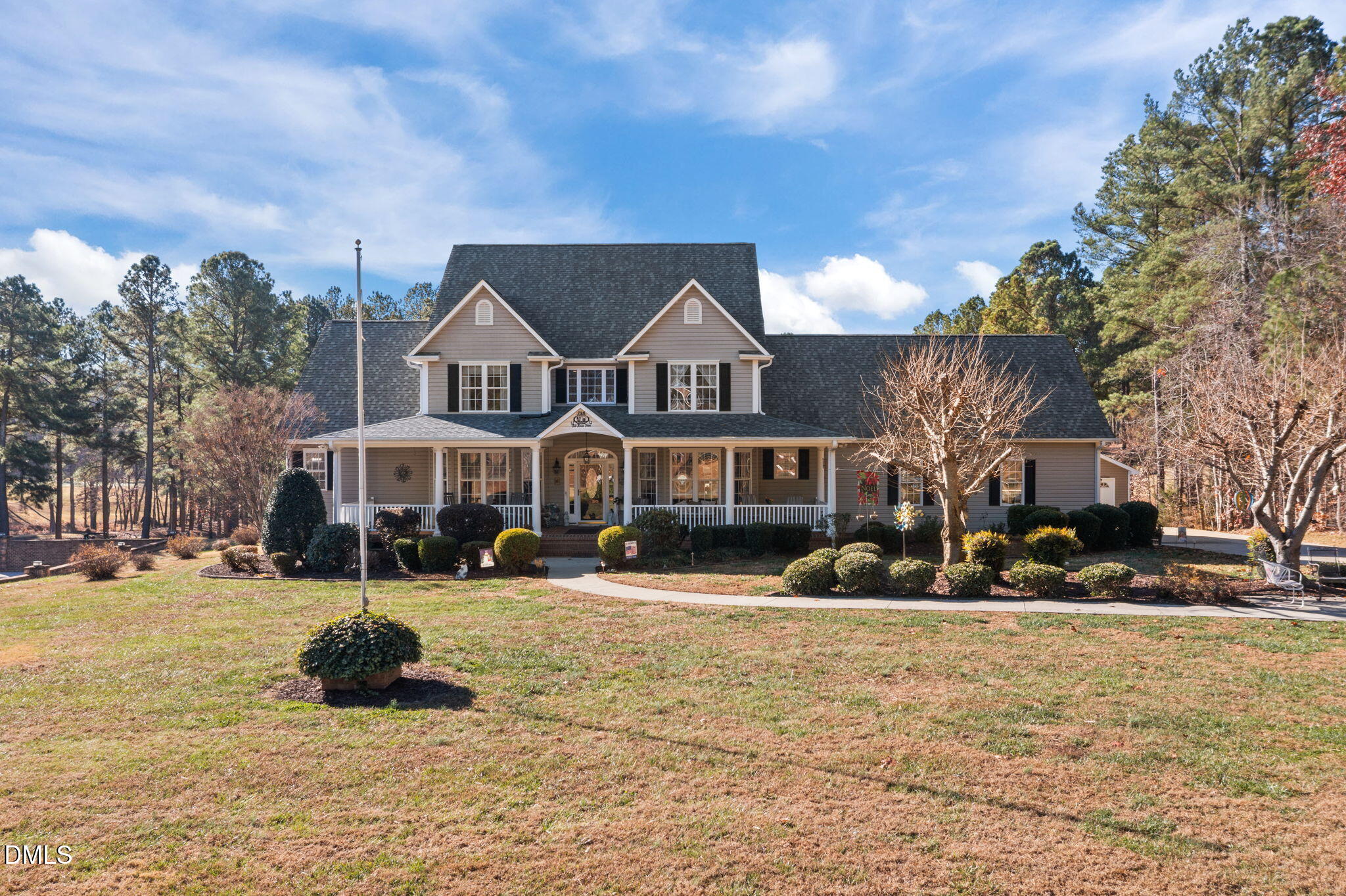 746 Club House Drive — photo