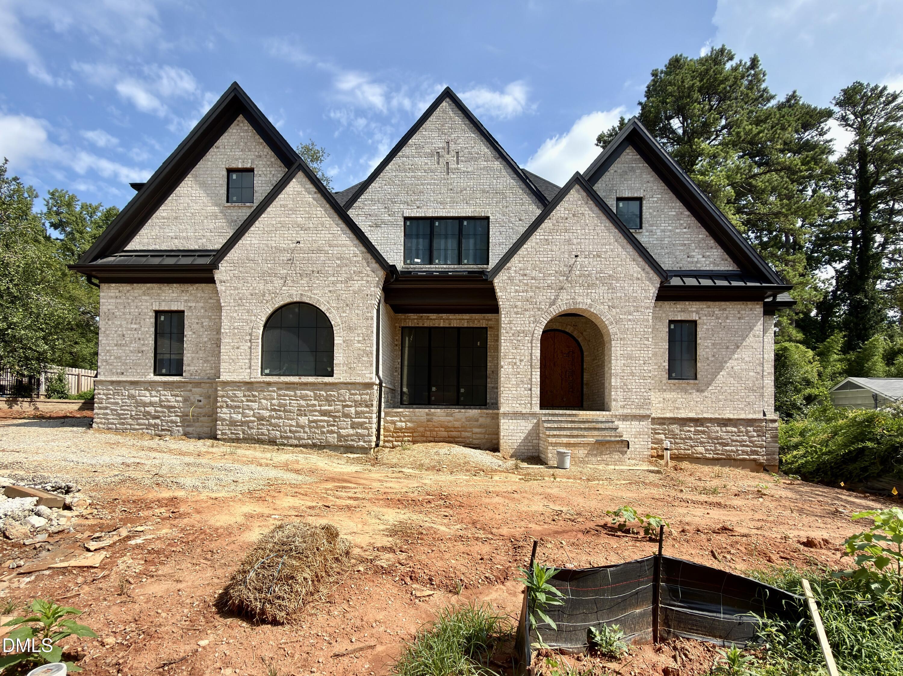 3422 Redbud Lane — photo