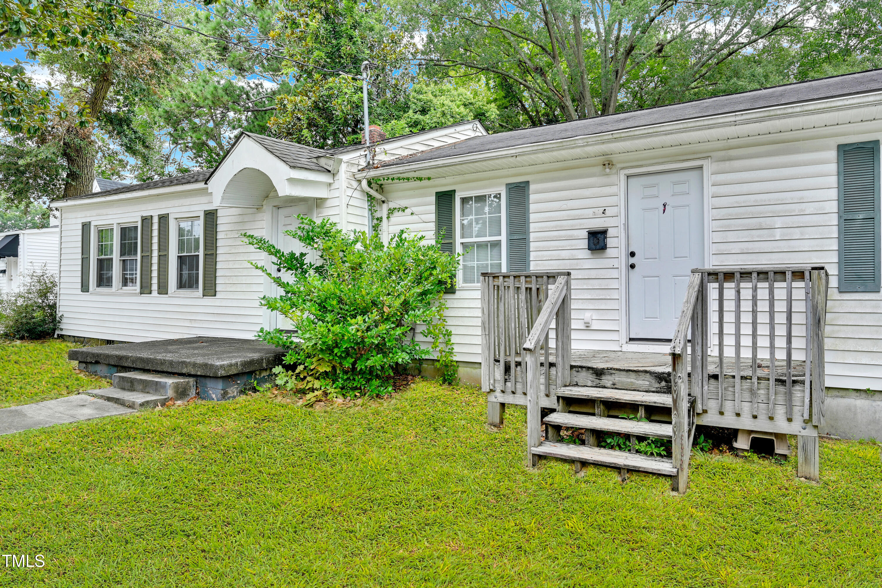 404 S Ash Street — photo