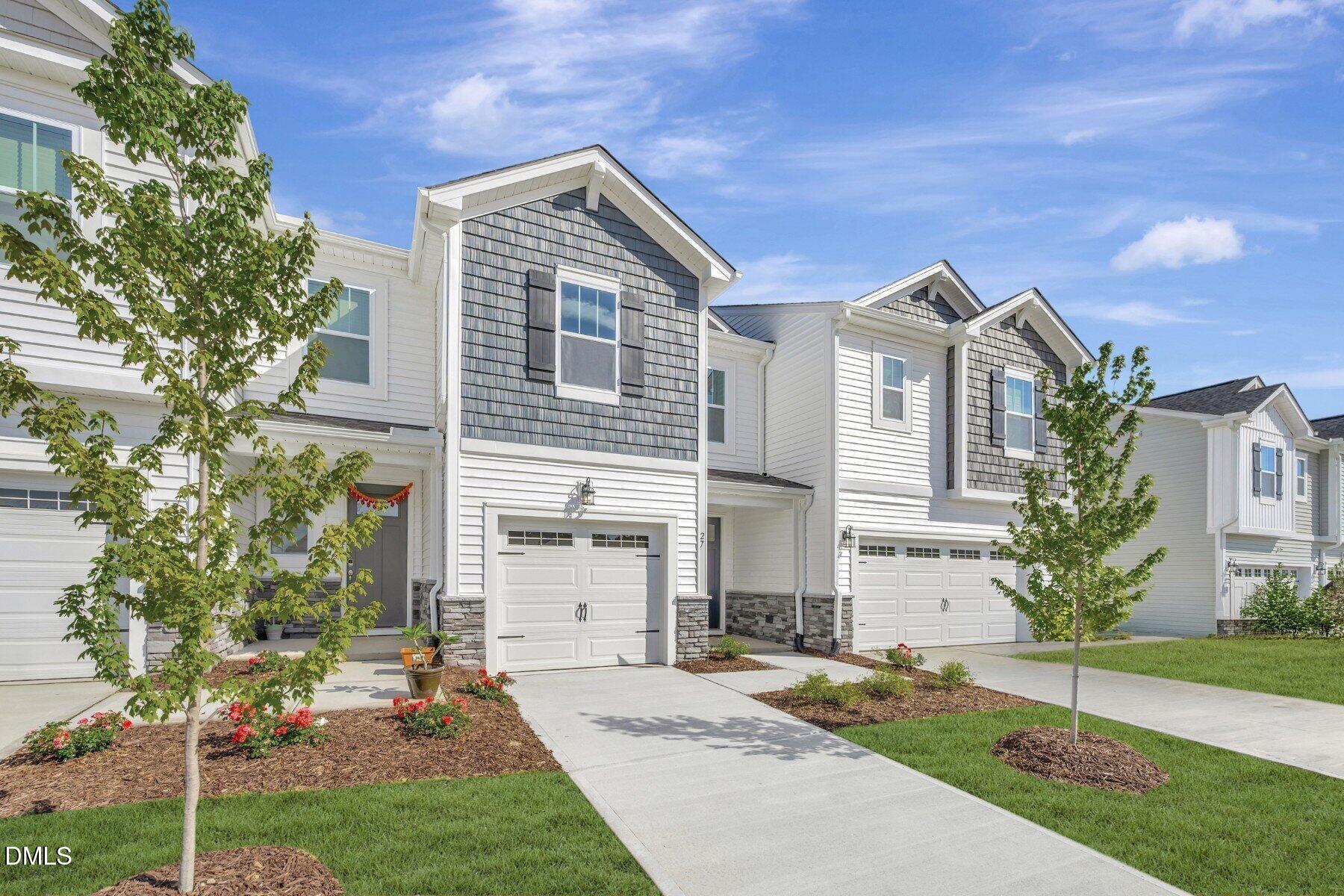 27 Ara Court 206 — photo