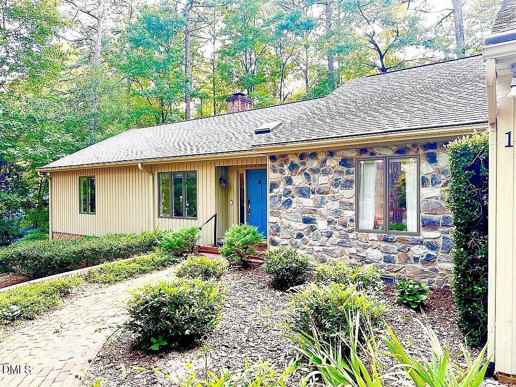 1907 Wedgewood Drive — photo