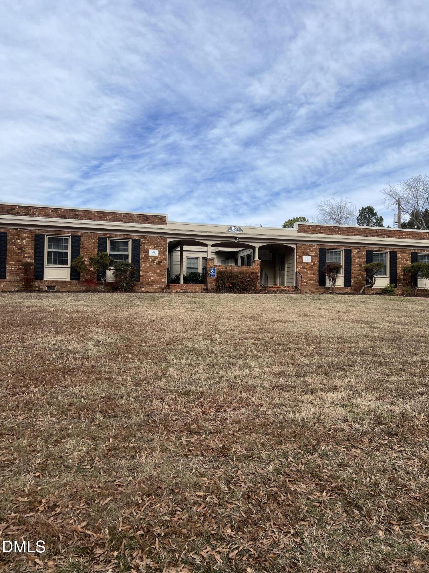 901 Willow Drive Ste 3 — photo
