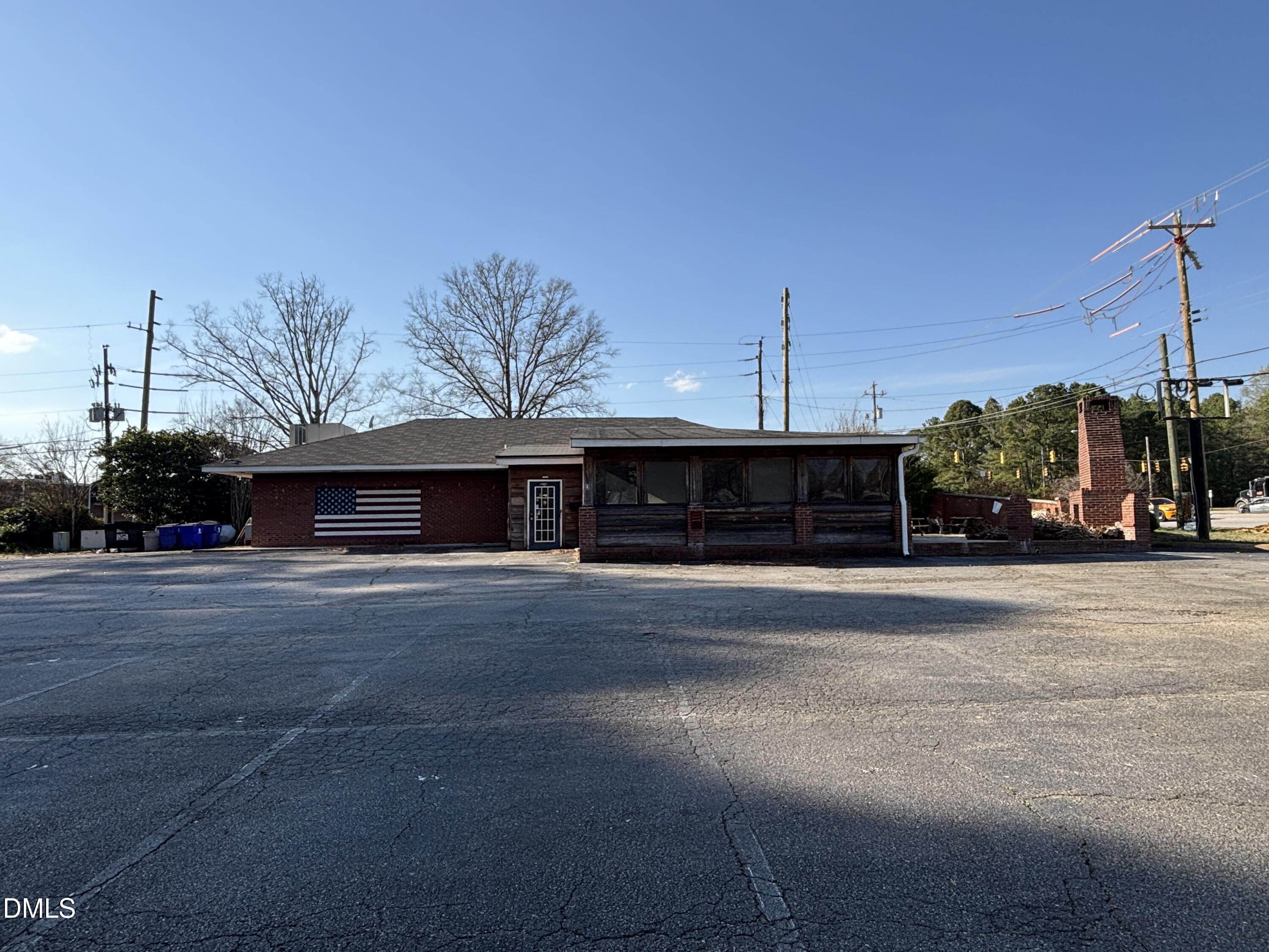 1475 W Market Street — photo