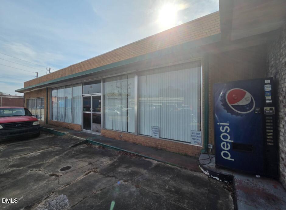 300 W Seaboard Street — photo