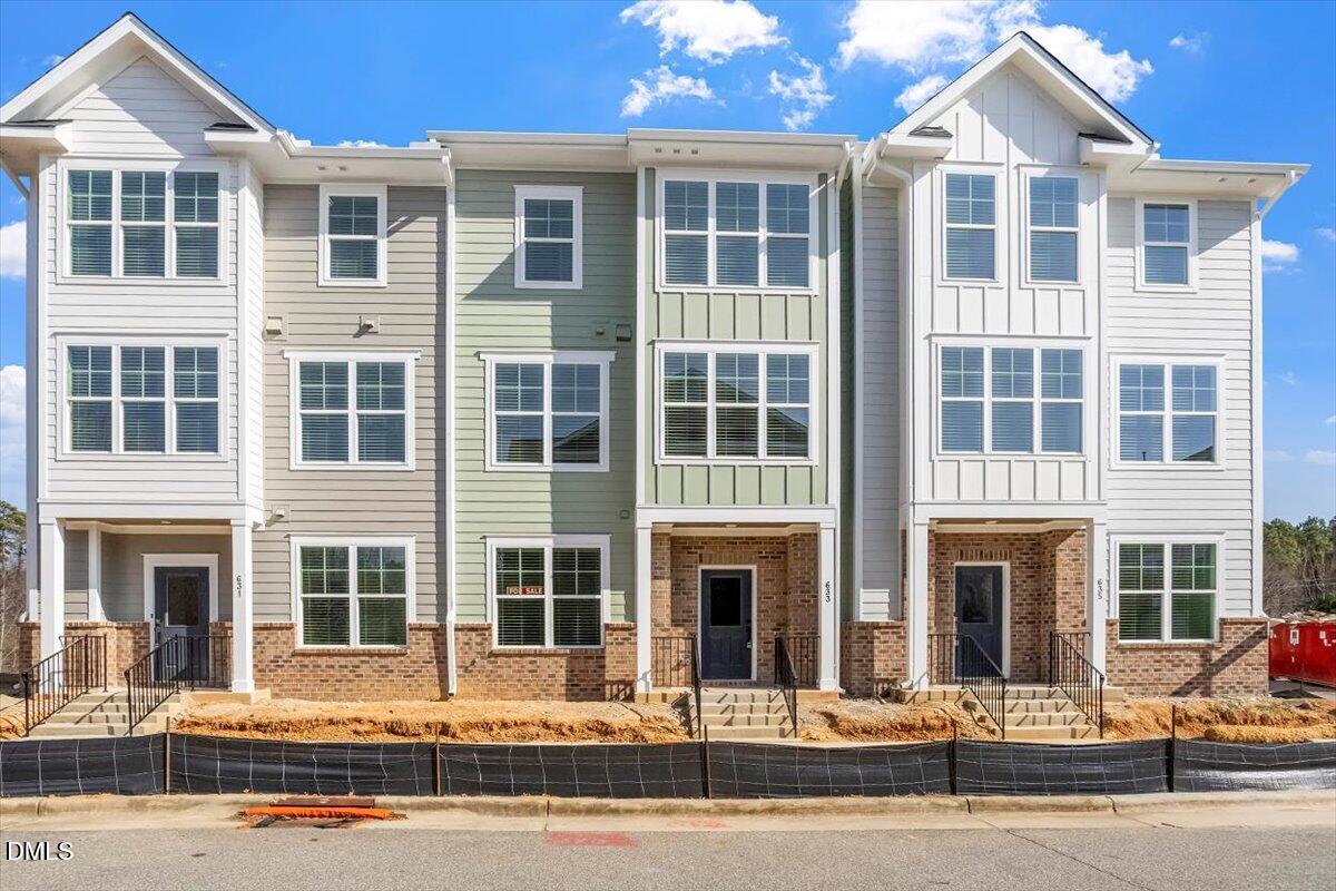2290 Apex Peakway — photo