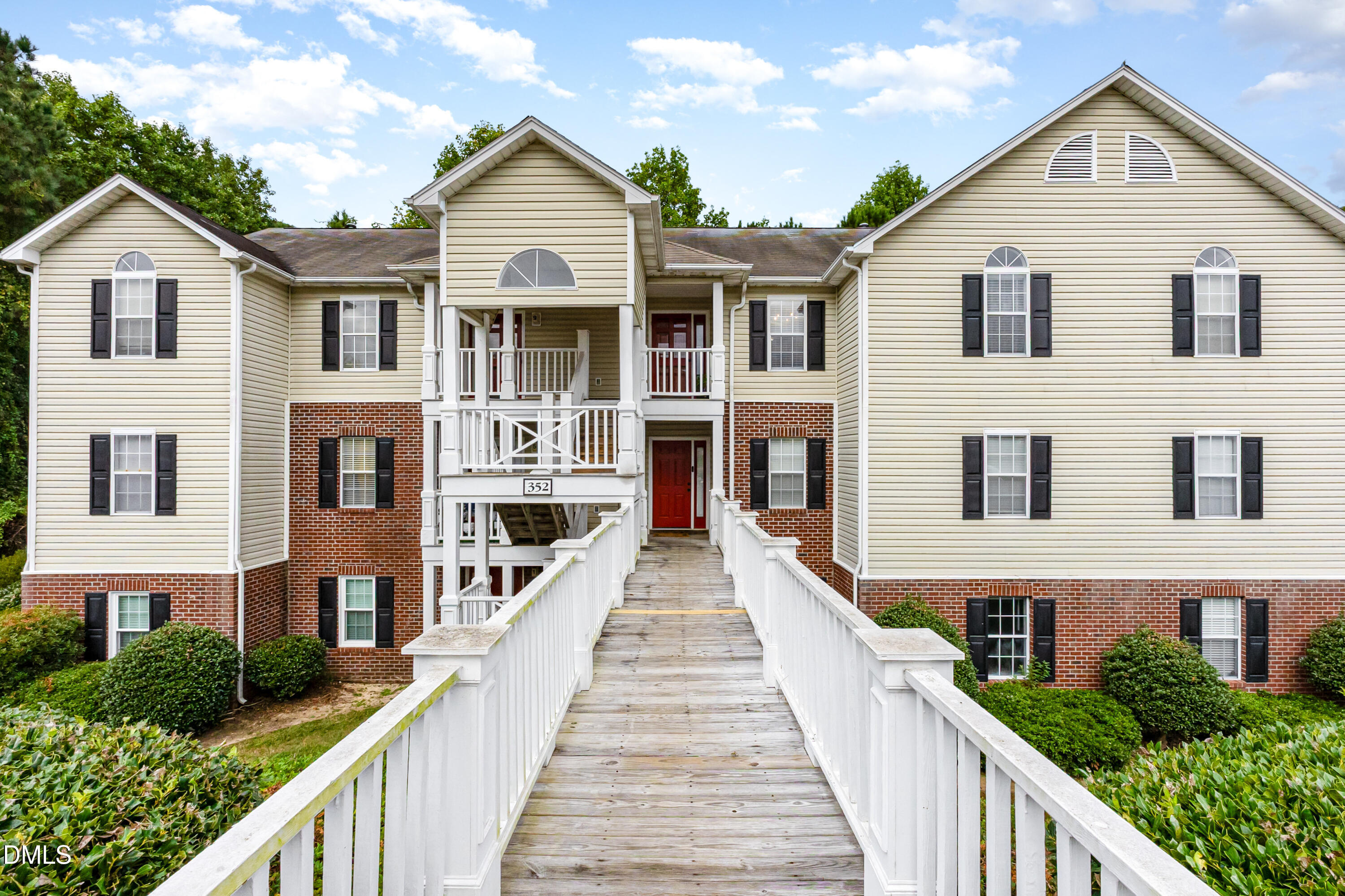 352 Bubble Creek Court 10 — photo