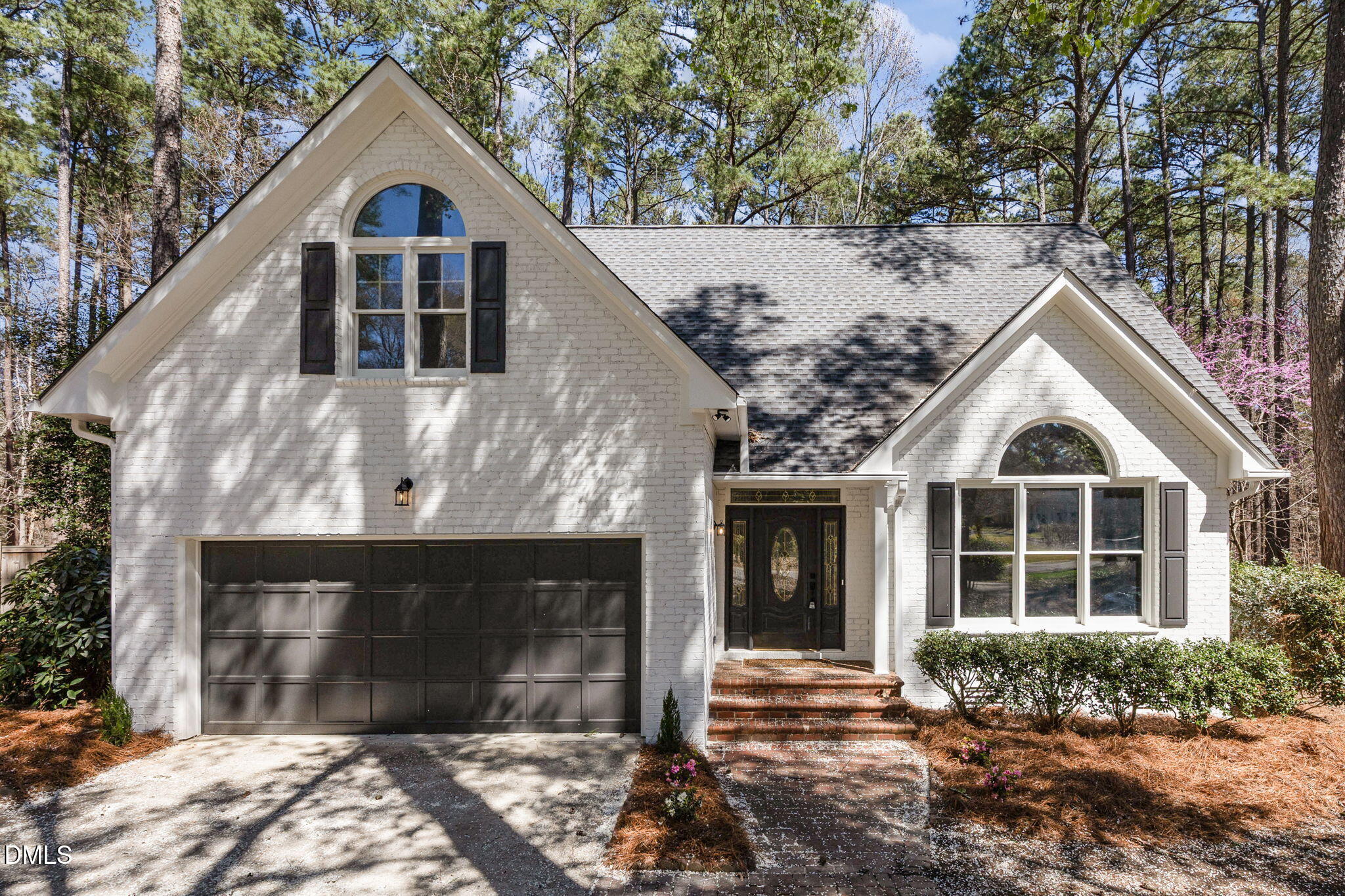 2117 Carriage Way — photo