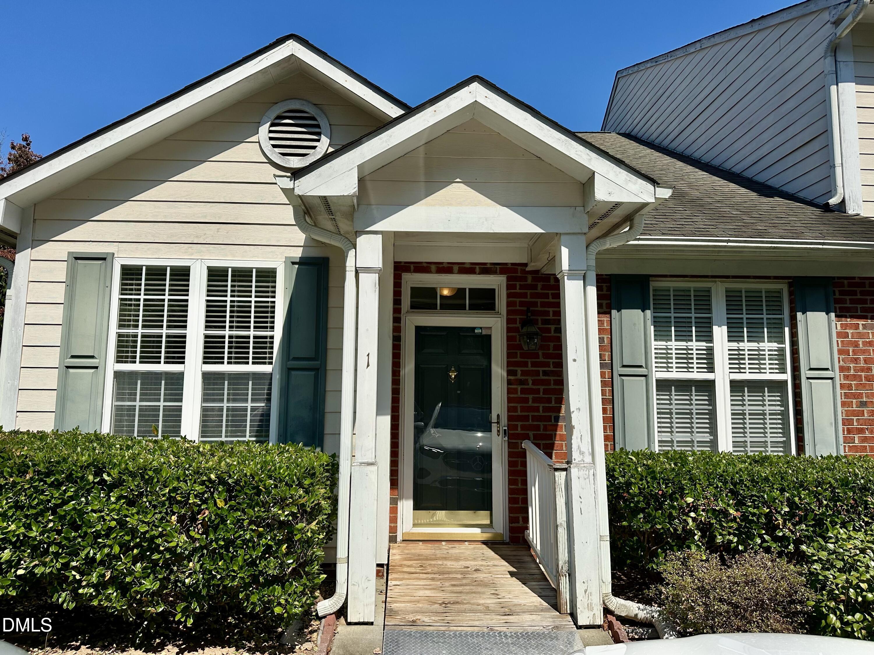 1 Signet Drive — photo