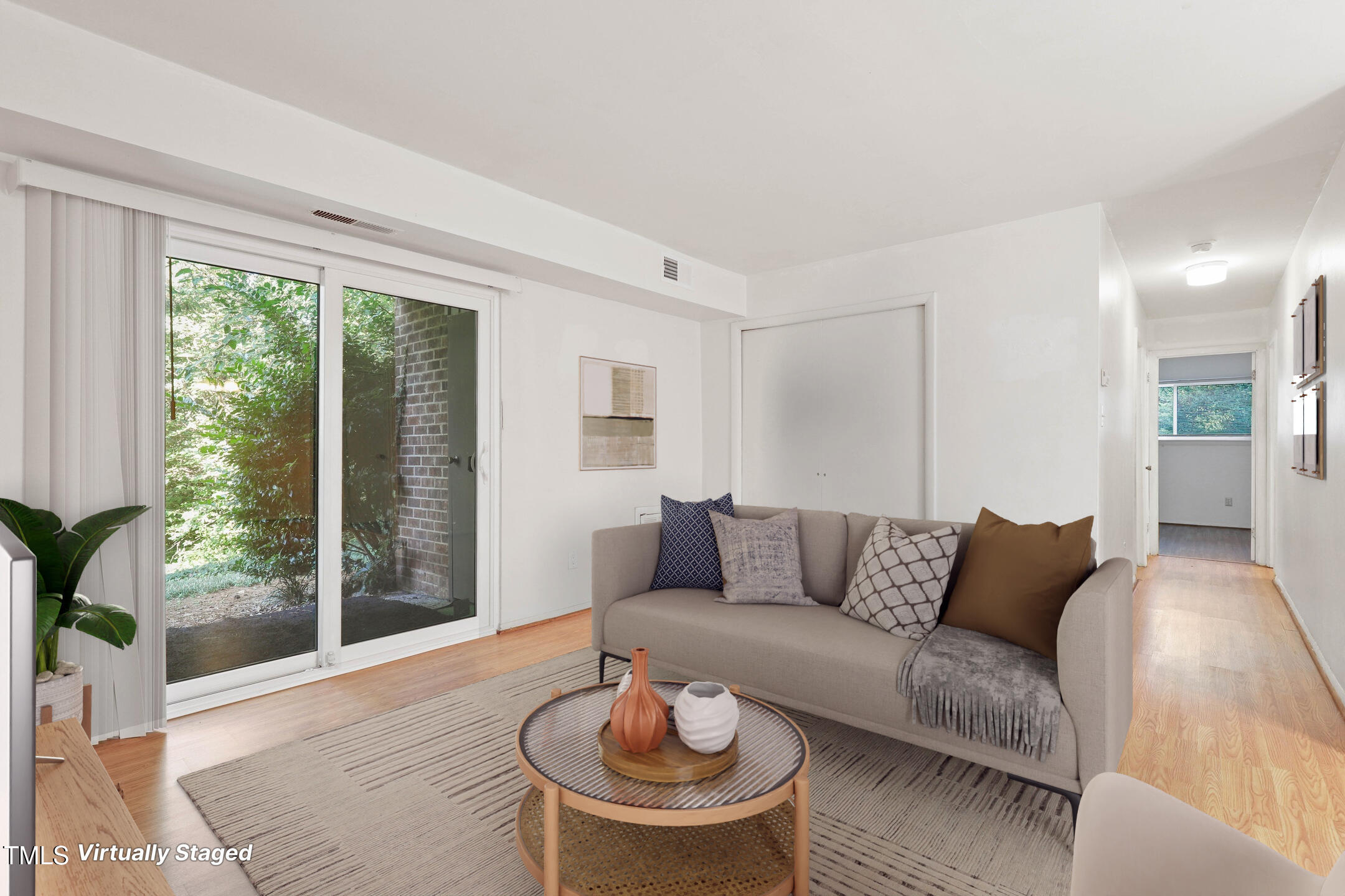 1010 Sandlin Place C — photo