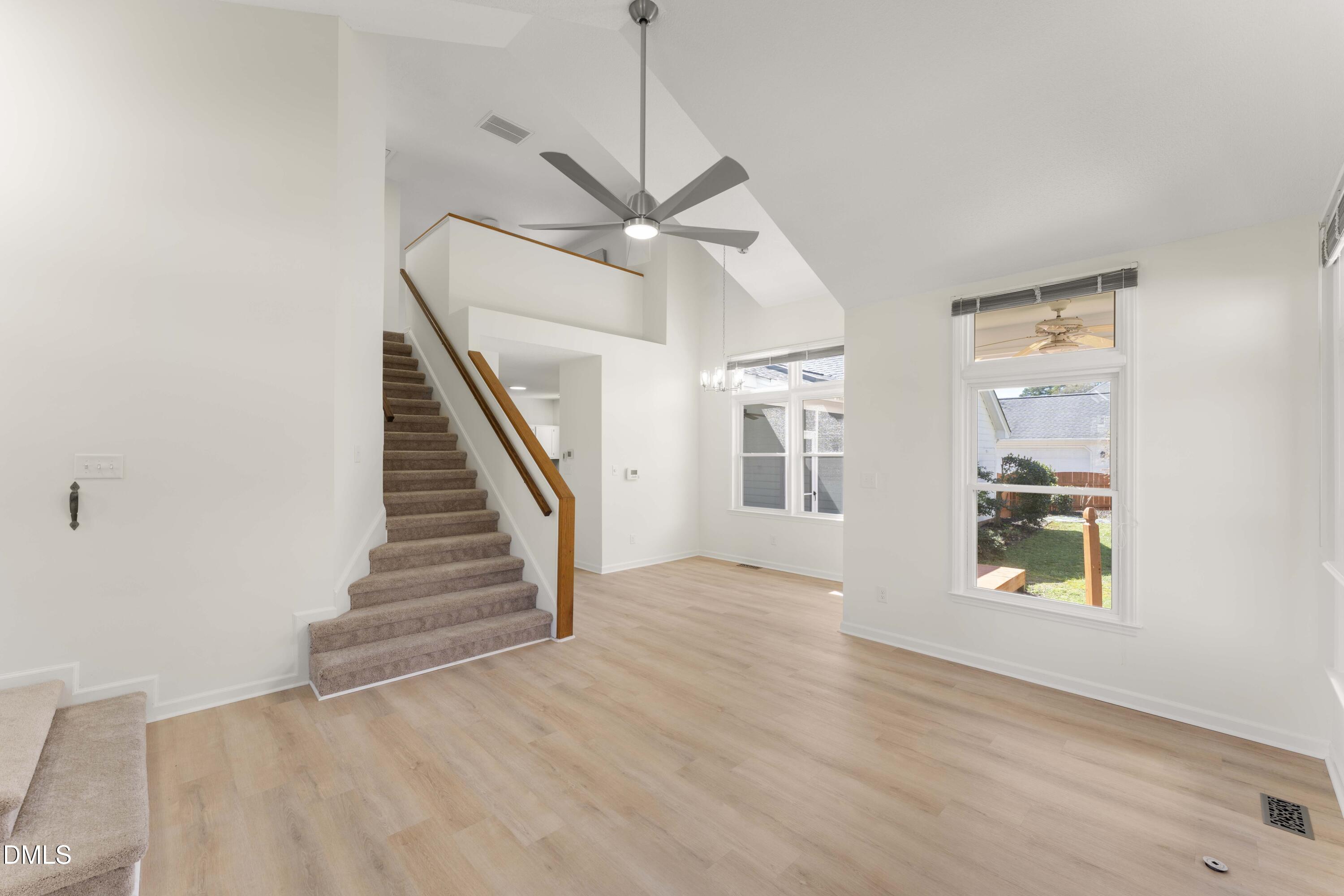 107 Crestpoint Court — photo