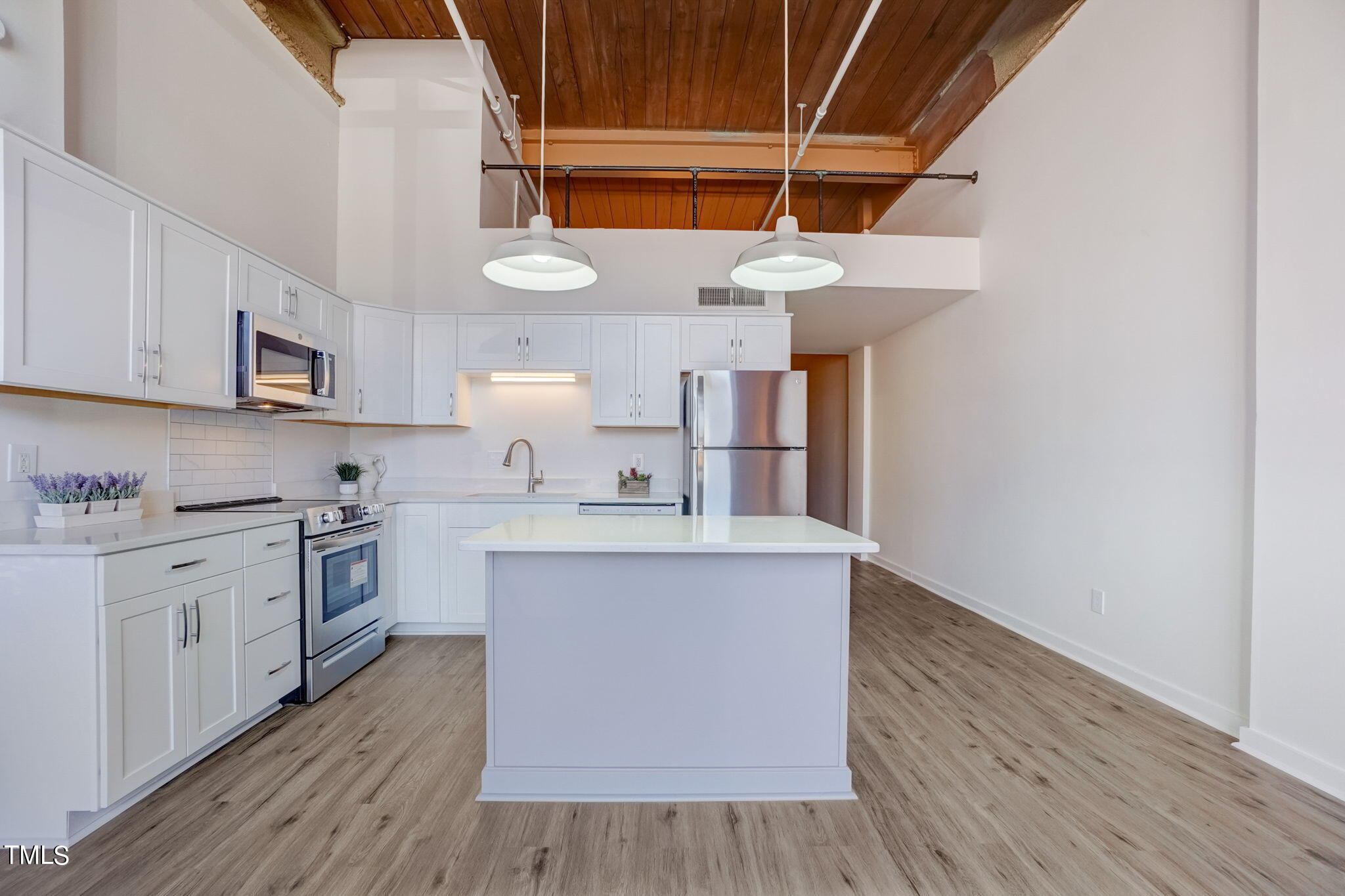 500 N Duke Street Apt 53-105 — photo