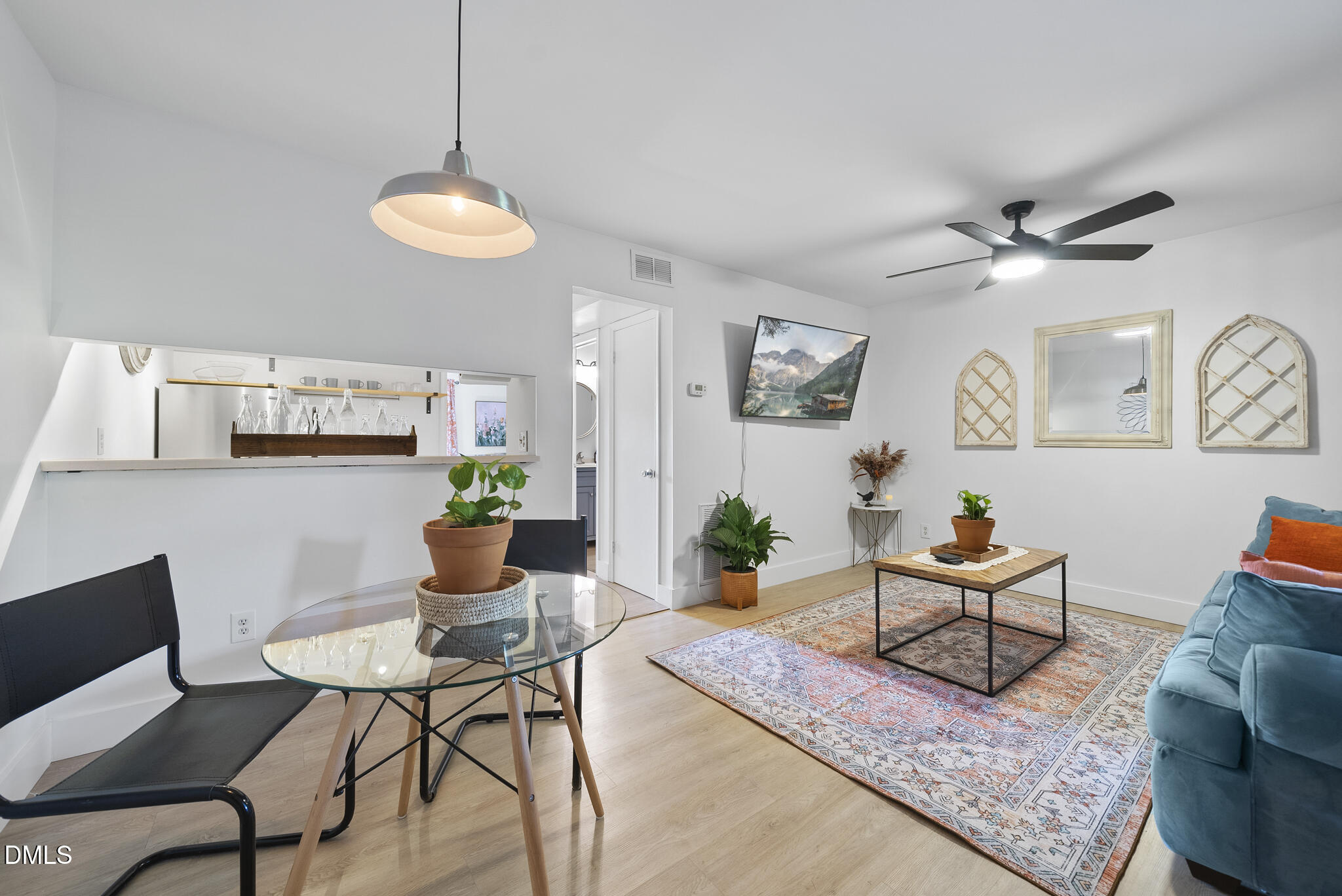 807 W Trinity Avenue Apt 127 — photo