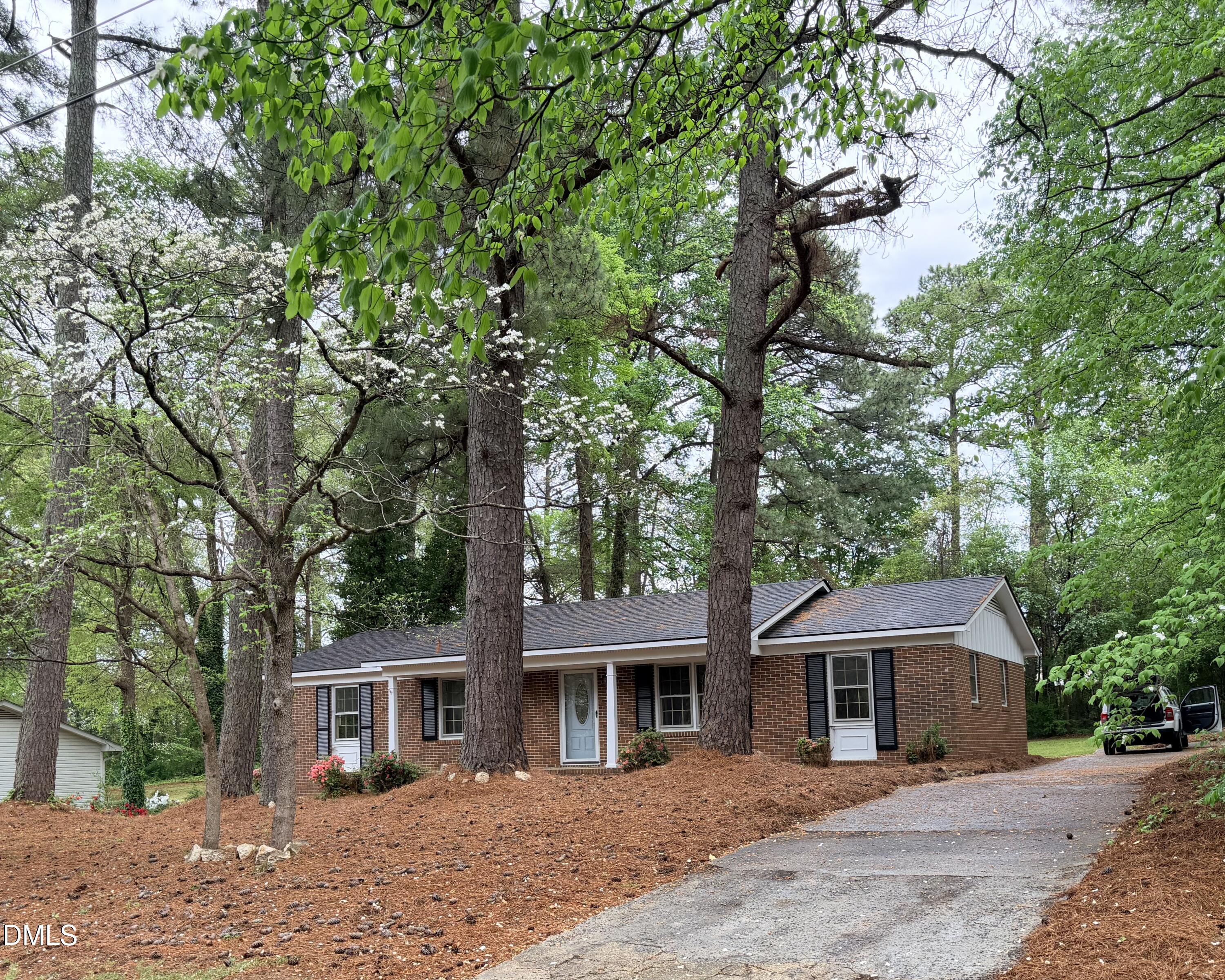 4324 Woodlawn Drive — photo