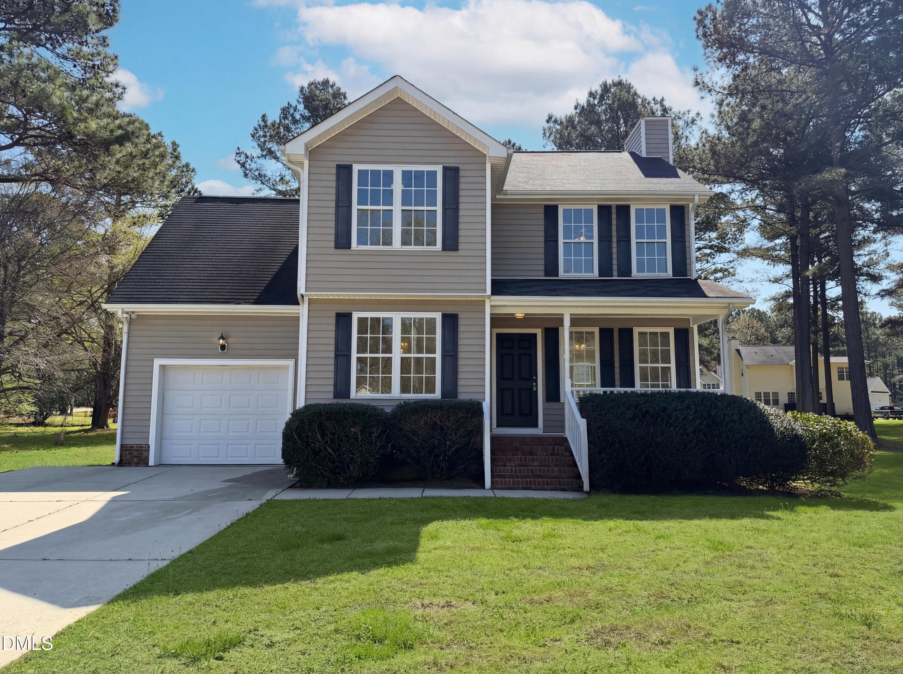 35 Clover Court — photo
