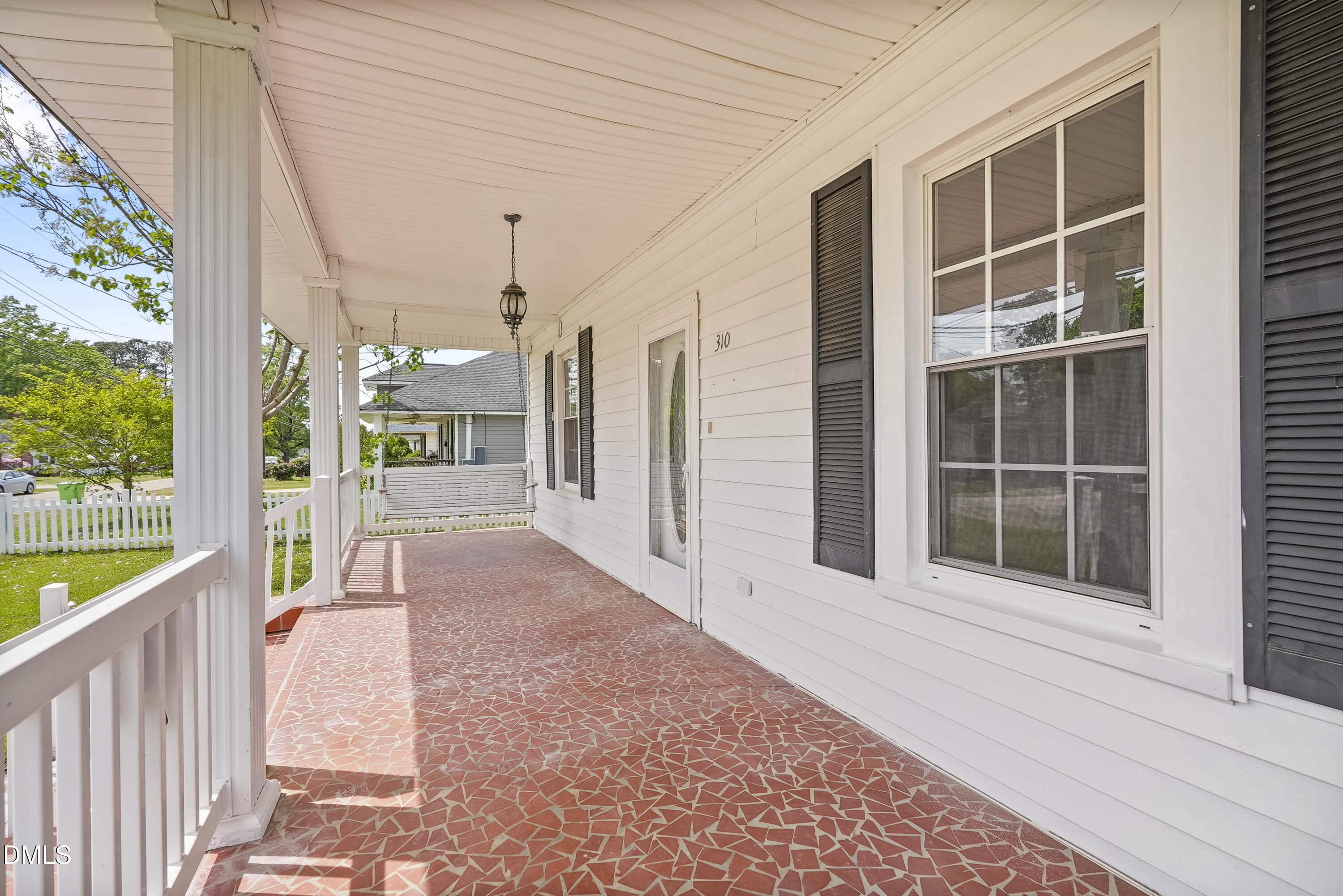 310 E E Street, Erwin, NC 28339 — photo 2